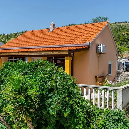Holiday home House Ante